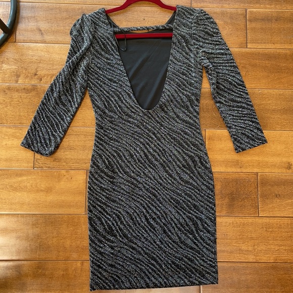 Foreign exchange dress - Picture 4 of 5